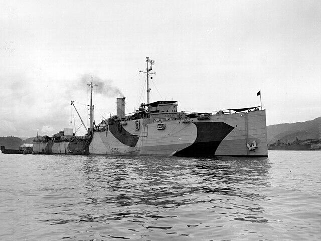 Black and white image of the USS Oglala (CM-4)